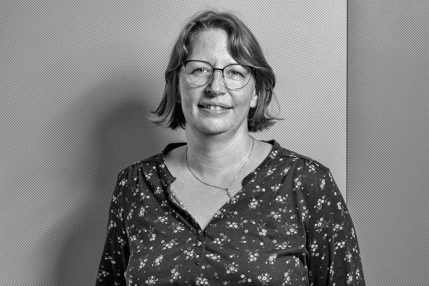 Portrait en N et B d'une gérante d'entreprise en Bretagne
