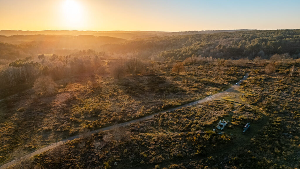 Allée couverte Le Four Sarrazin à Saint Just vue par un drone